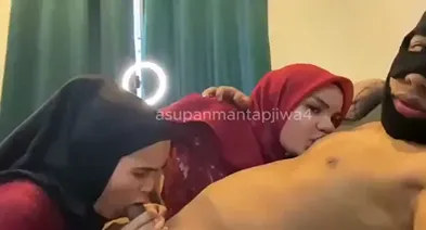 Di Keroyok 2 Ukhty – Video Indo